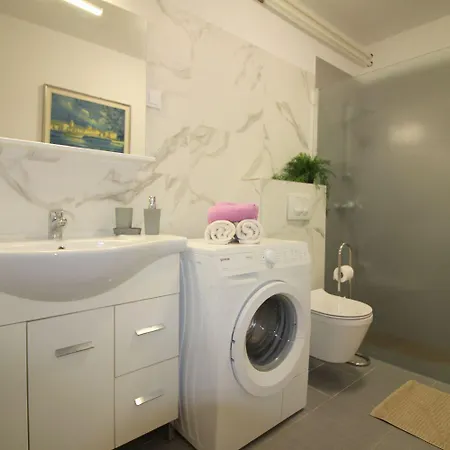 Hundefreundliches Nur 250 Meter Zum Mit Mediterranem Garten Apartamento
