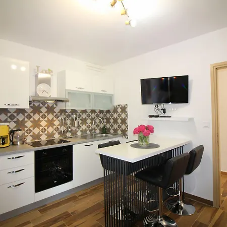 Hundefreundliches Nur 250 Meter Zum Mit Mediterranem Garten Apartamento