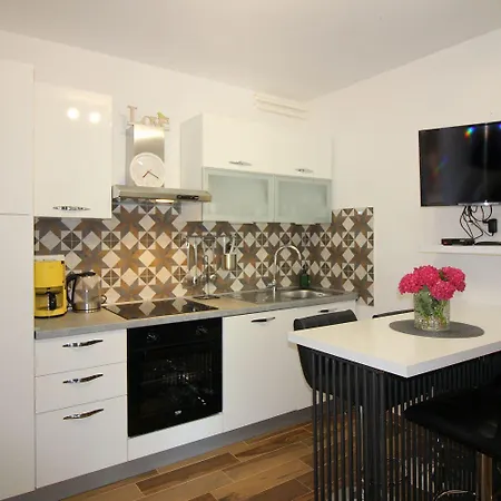 Hundefreundliches Nur 250 Meter Zum Mit Mediterranem Garten Apartamento *