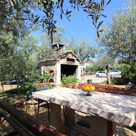 Hundefreundliches Nur 250 Meter Zum Mit Mediterranem Garten Apartment Porec
